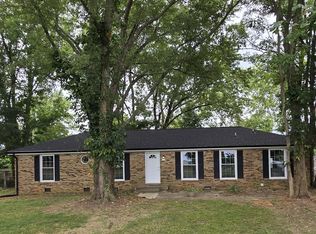 214 Cunningham Ln, Clarksville, TN 37042