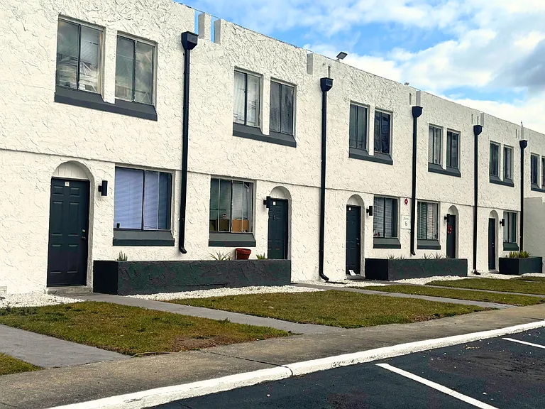 3263 Bourbon Aly W #E — Photo 6