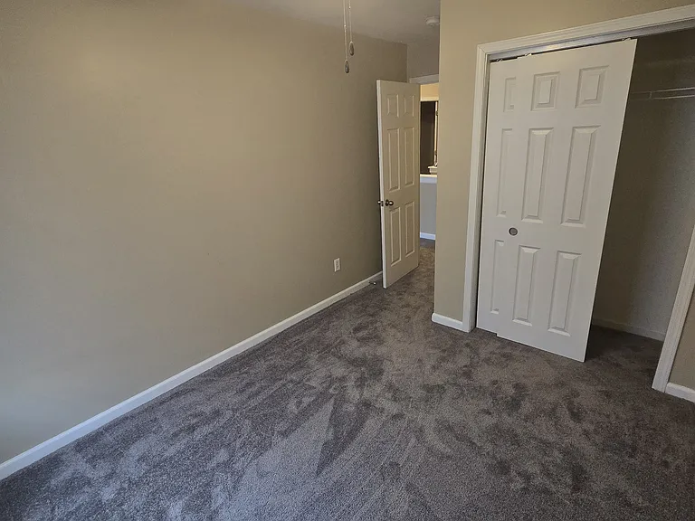 Bedroom 4 with sliding closet