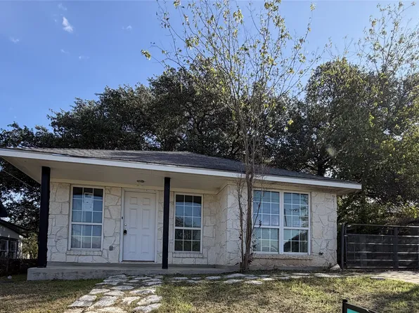 207 S Creek St, Fredericksburg, TX 78624