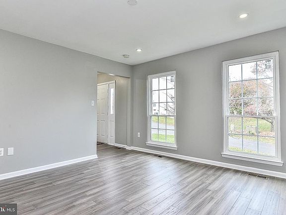 5th image of 1566 Kingstream Cir