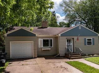 216 W 5th St, Shawano, WI 54166