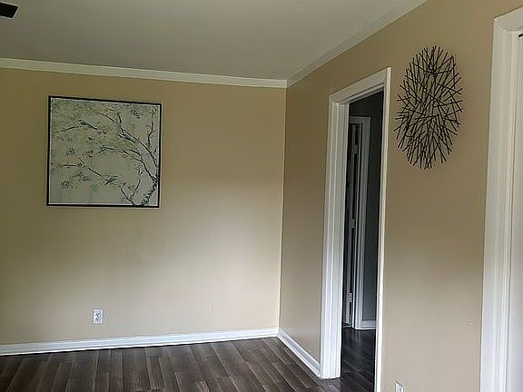 2nd image of 550 Harding Pl APT F107