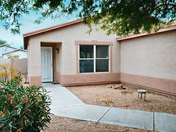 2nd image of 1436 W Bronte Pl