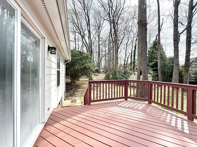 1819 Kello Dr — Photo 17
