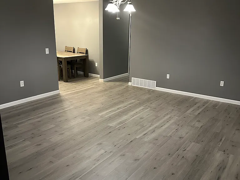 401 Holl Rd NE — Photo 3
