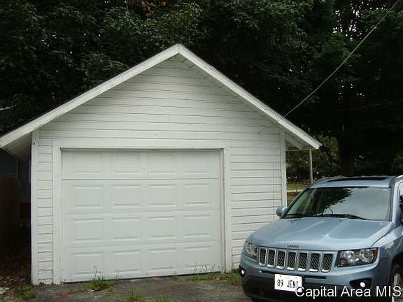 5th image of 980 E Losey St
