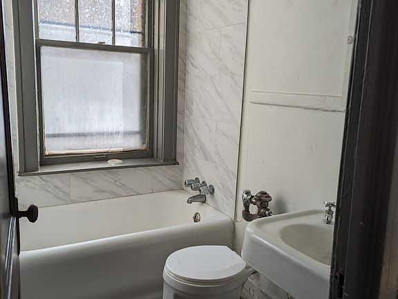 4th image of 9 Woodland St #204
