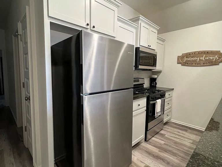 1209 SW Oklahoma Ave — Photo 4