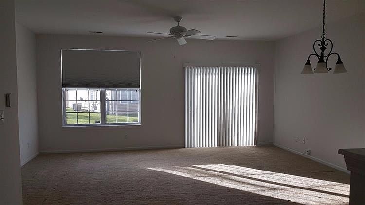 1st image of 903 Flagstone Dr