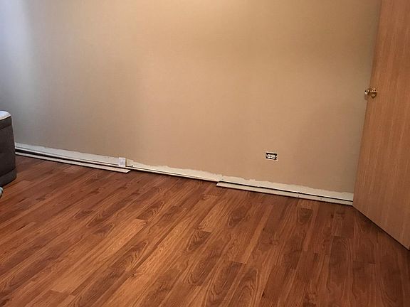4th image of 717 Shady Acres Ln