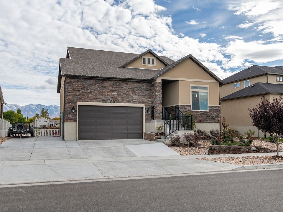 1st image of 261 W Delgada Ln
