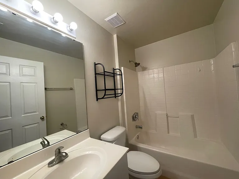4312 Iveyglen Ave — Photo 16