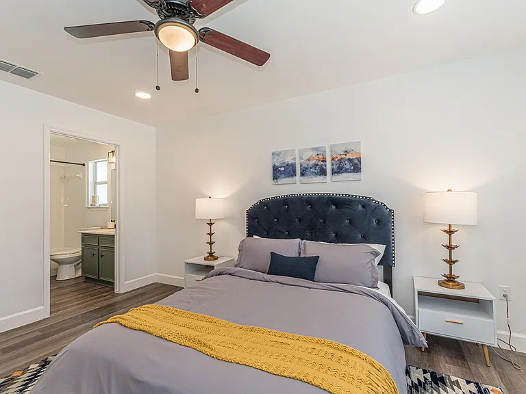 7605 Bennett Ave — Photo 4