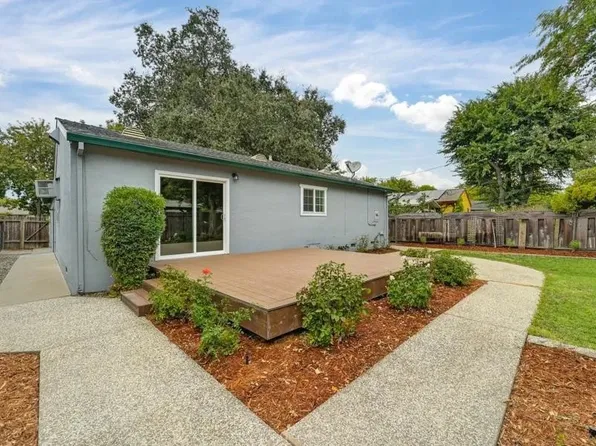1402 Spruce Ln, Davis, CA 95616