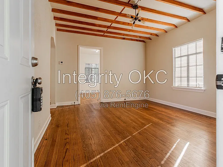 1828 Carey Pl — Photo 3