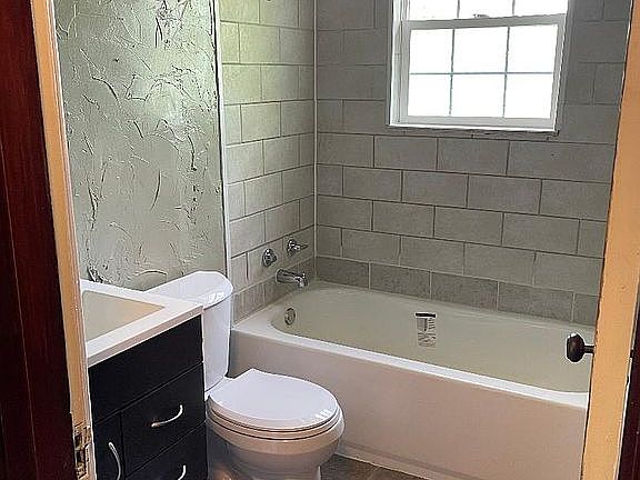 2nd image of 4618 Greenlee Ave