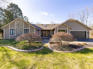 32 Stone Island Ln, Penfield, NY 14526