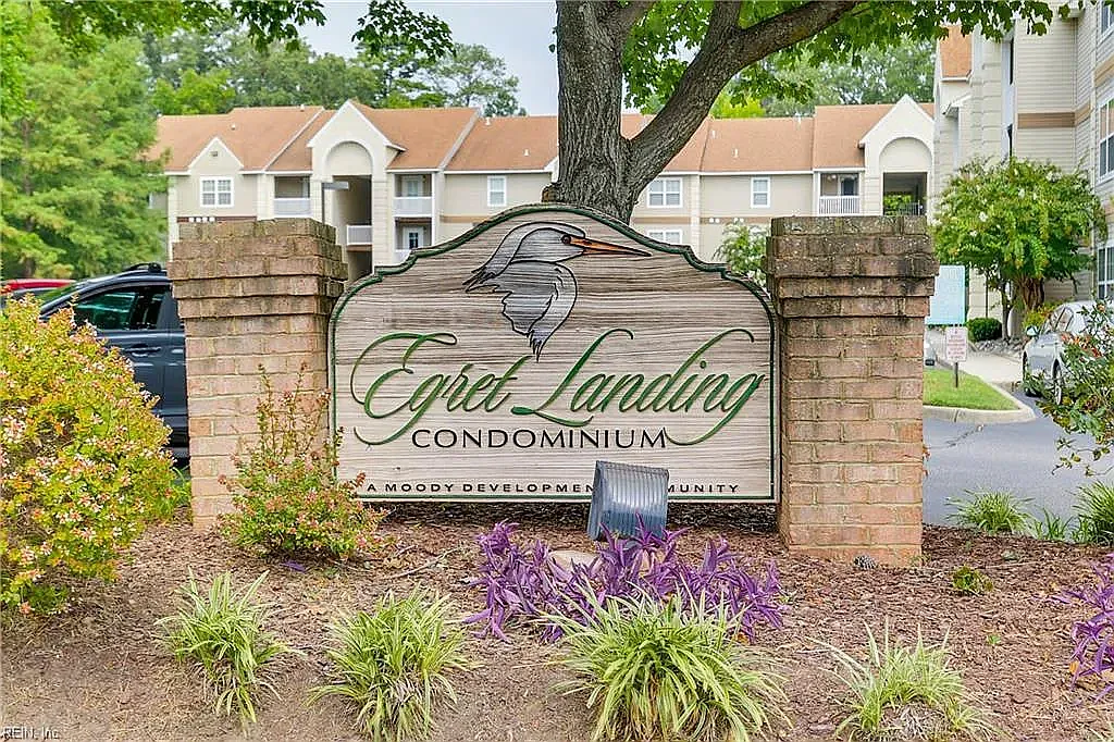 3 bed, 1270 sqft, $2,245 — Photo 3