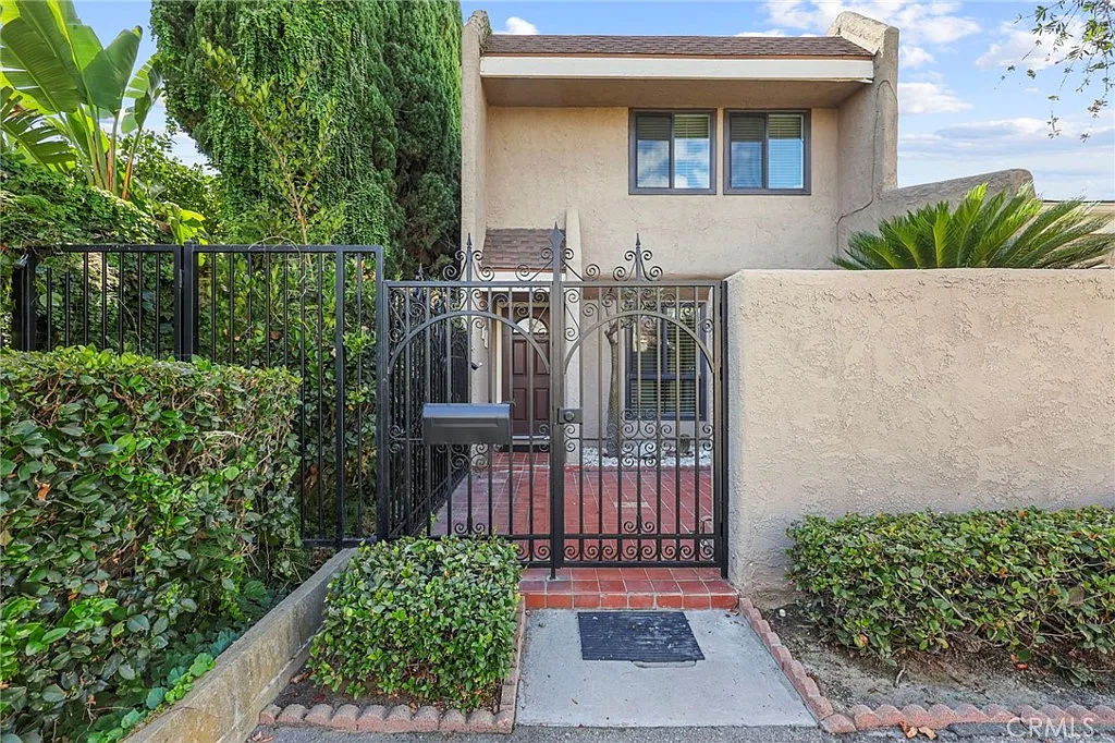3 bed, 1.5 bath, 1124 sqft, $3,475 — Photo 4
