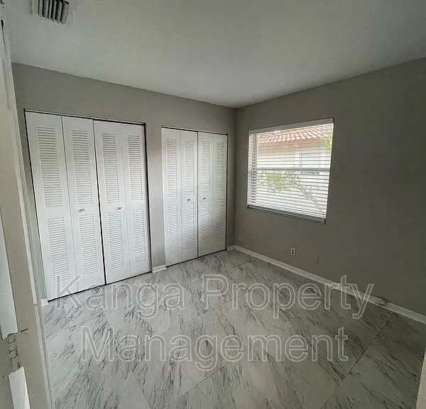 11425 NW 35th St — Photo 9