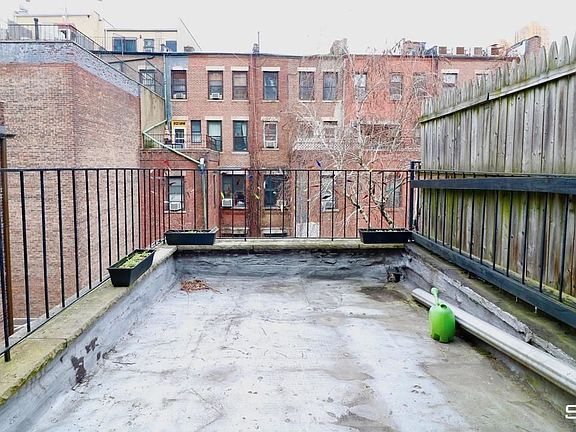 2nd image of 65 W 68th St #2B