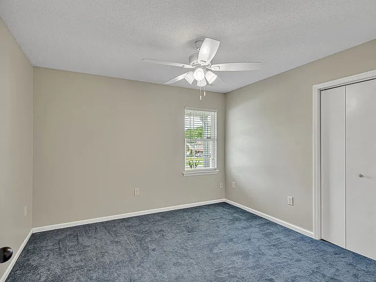 201 Ross Ct — Photo 20