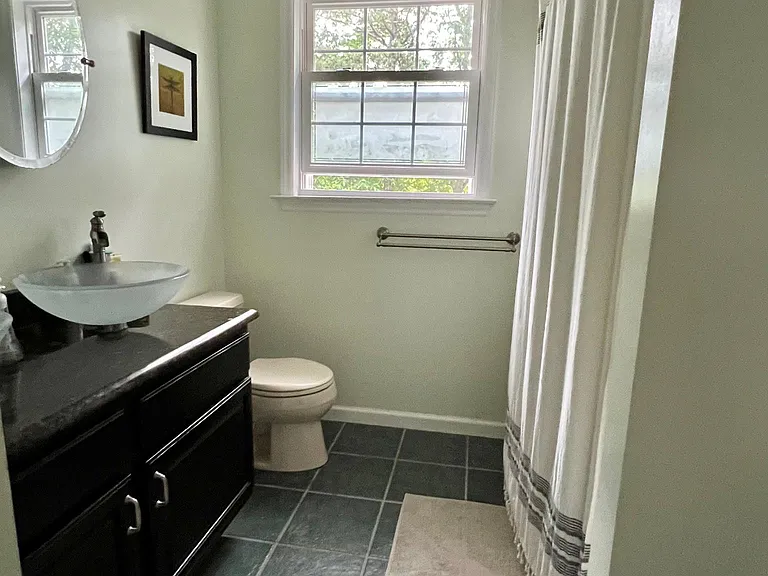 3911 Englewood Ct — Photo 12