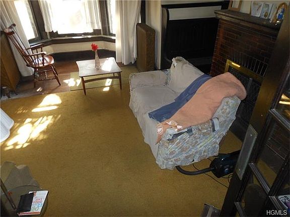 4th image of 399 Park Hill Ave