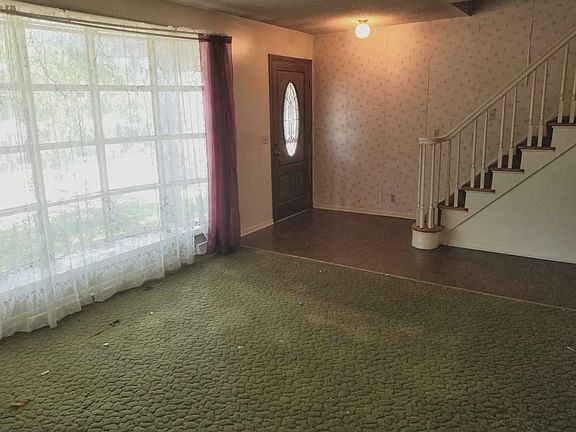 3rd image of 2636 Edge O Lake Dr