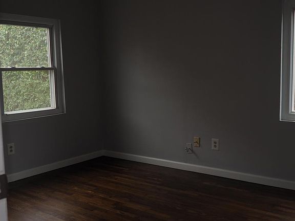 5th image of 50 Henderson Pl