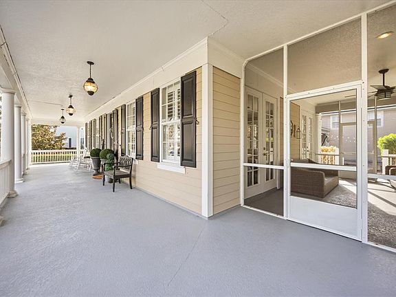 3rd image of 815 Spring Park Loop