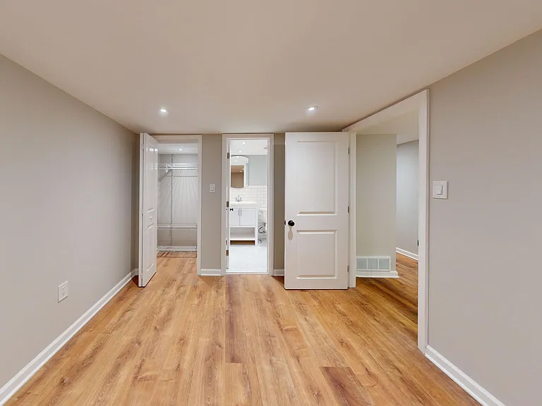 8 R St NW #6 — Photo 3