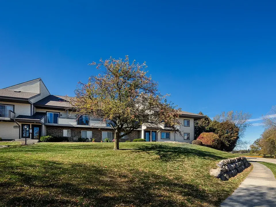 Pine Cove Apartments