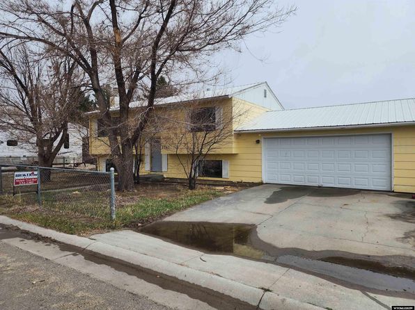 2245 Prairie Ln, Bar Nunn, WY 82601