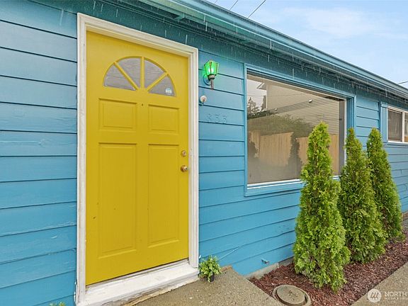 3rd image of 833 E Marine View Drive