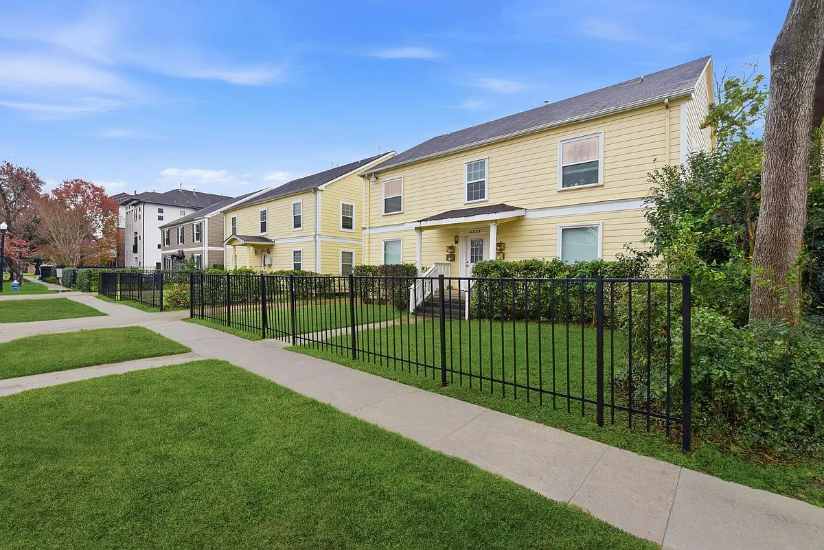 Building Photo - 2513 Shakespeare St #3