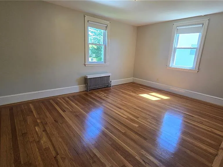63 La Salle Dr — Photo 9