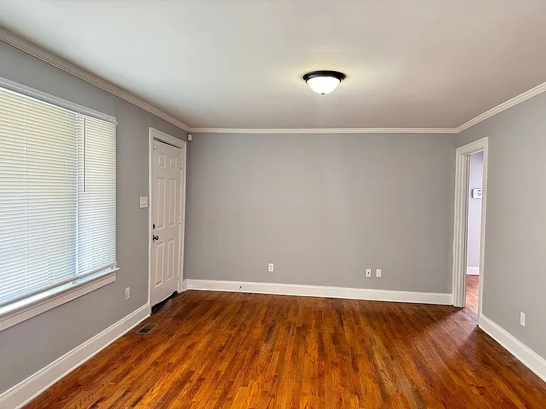 634 Lafayette Rd — Photo 9