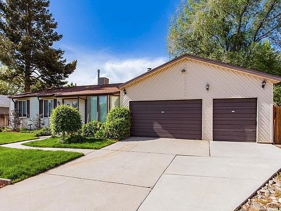 2nd image of 2671 E Manor Dr
