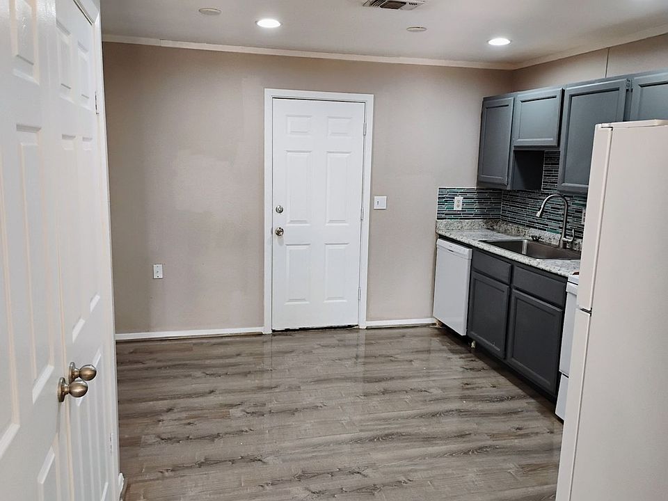 1st image of 857-859 Meadowlark Ln