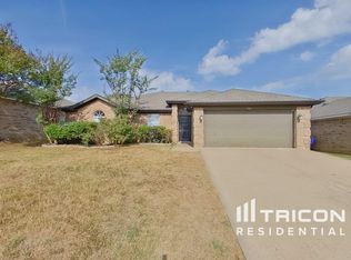 1700 Merritt Dr, Mansfield, TX 76063