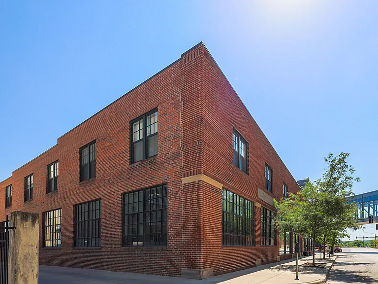 Station 121 — Photo 34