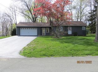 199 Sycamore Dr, New Windsor, NY 12553