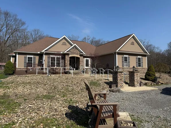 207 Transylvan Dr, Franklin, PA 16323