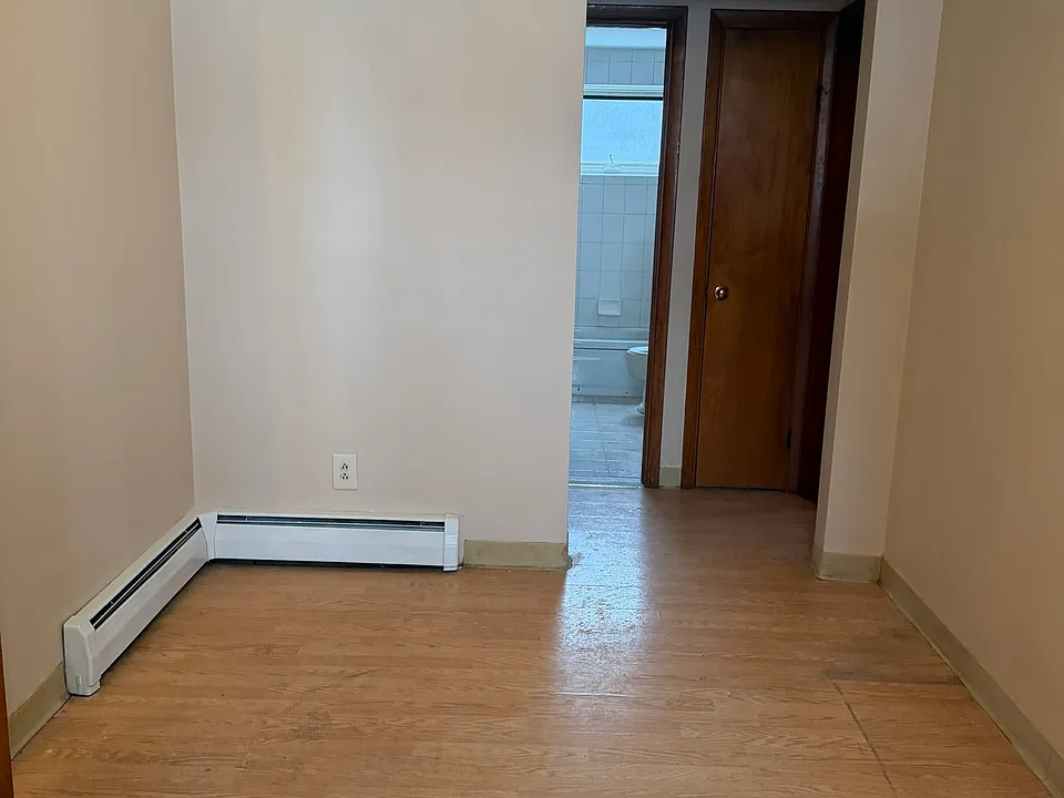 Kitchen Eat-In Area