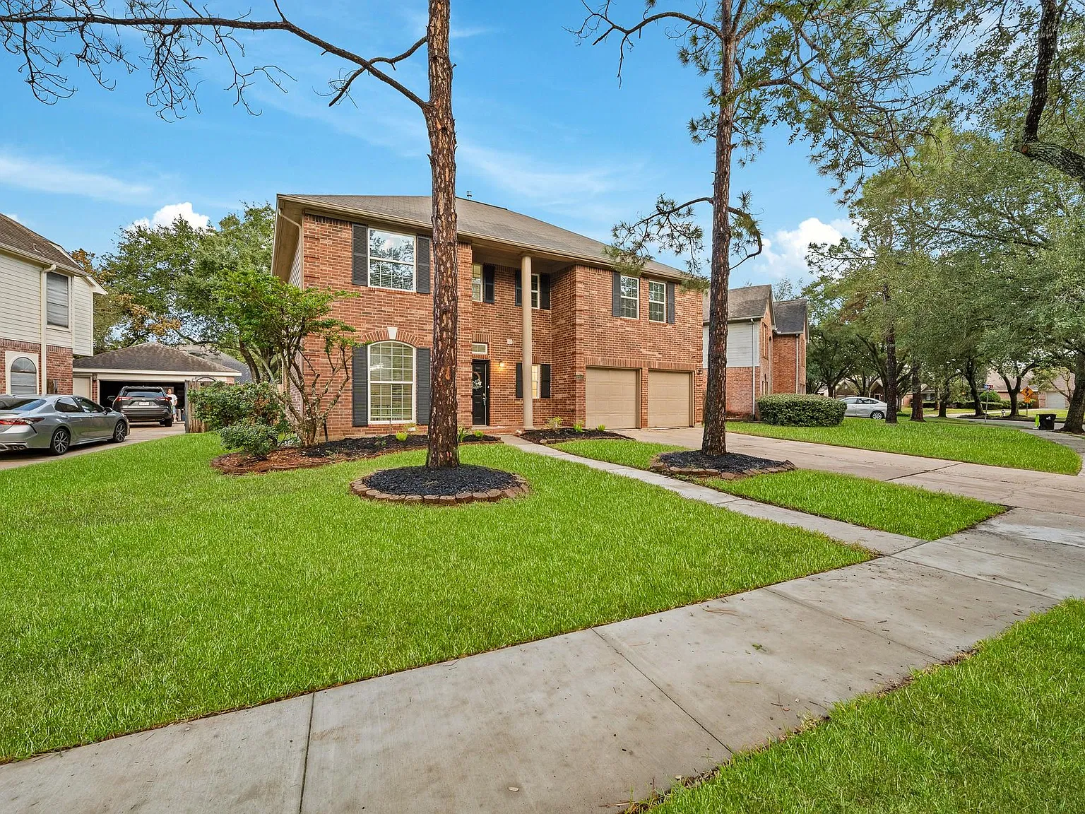 4 bed, 2.5 bath, 2574 sqft, $2,495 — Photo 3