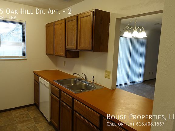 3rd image of 65 Oak Hill Dr APT 2