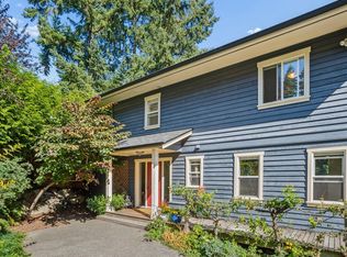 965 Village Dr, Bowen Island, BC V0N1G1
