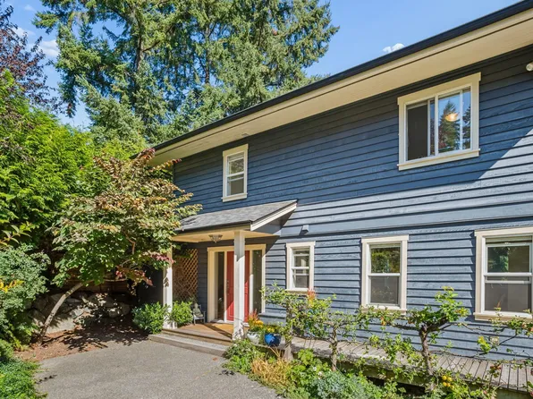965 Village Dr, Bowen Island, BC V0N 1G1